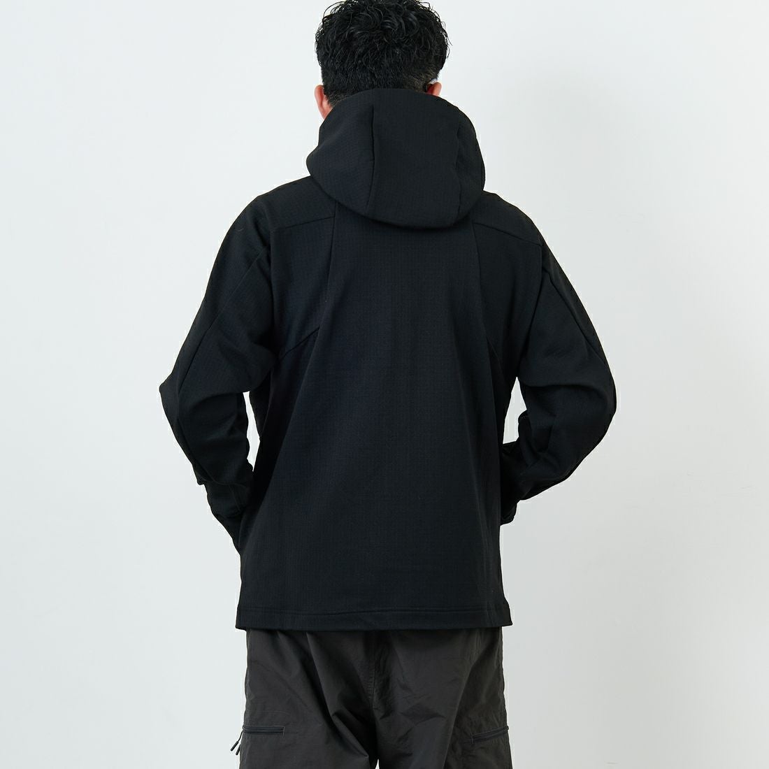 OAKLEY [オークリー] エンハンスグリッド フリースジャケット [FOA408211] 02E BLACKO &&モデル身長：168cm 着用サイズ：S&&