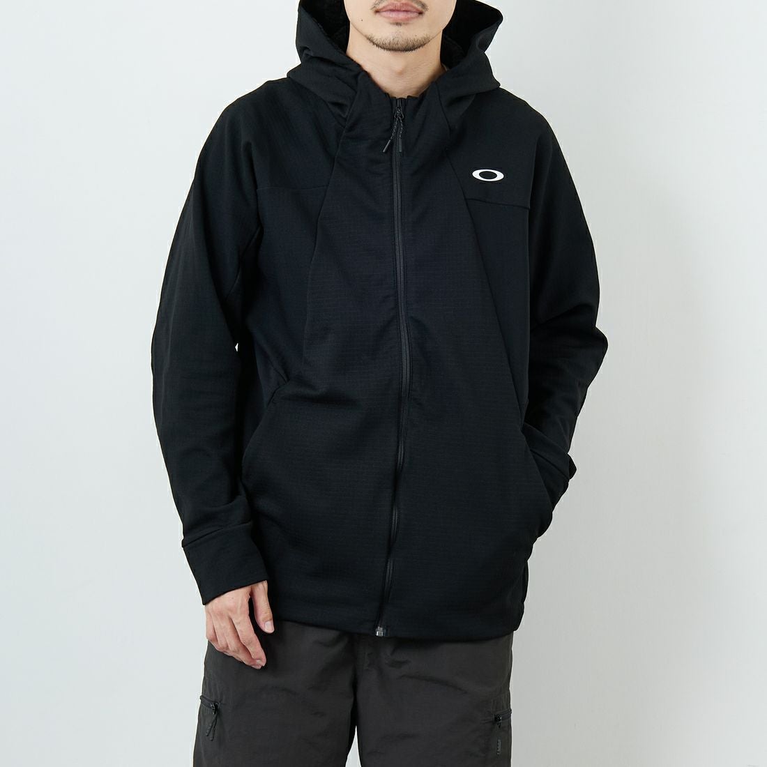 OAKLEY [オークリー] エンハンスグリッド フリースジャケット [FOA408211] 02E BLACKO &&モデル身長：168cm 着用サイズ：M&&