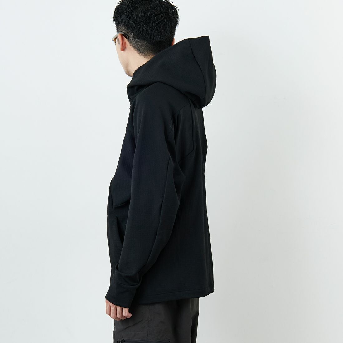 OAKLEY [オークリー] エンハンスグリッド フリースジャケット [FOA408211] 02E BLACKO &&モデル身長：168cm 着用サイズ：M&&