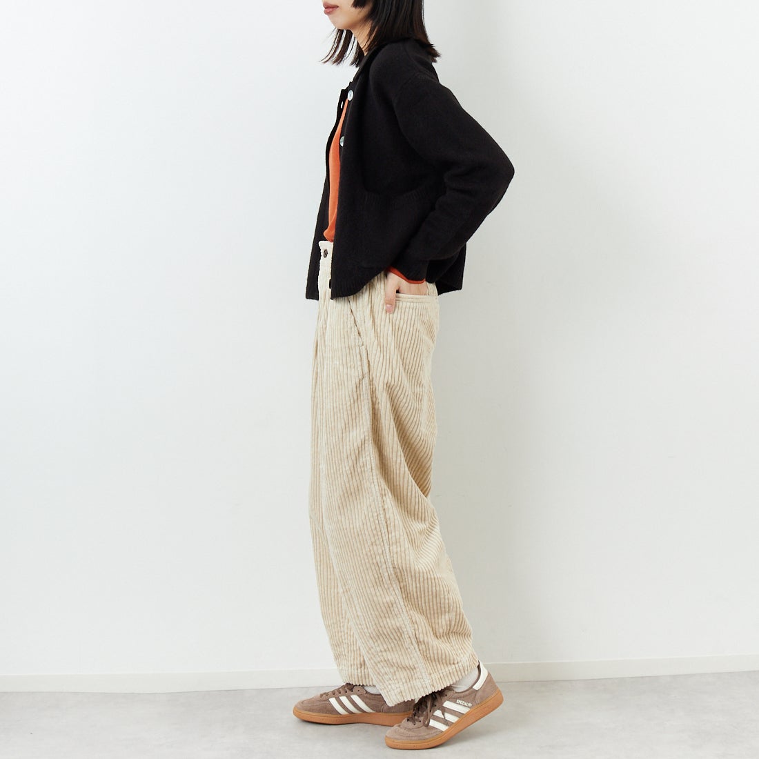 HARVESTY [ハーベスティ] ビッグコーデュロイサーカスパンツ [A12522] 31 IVORY &&モデル身長：162cm 着用サイズ：1&&
