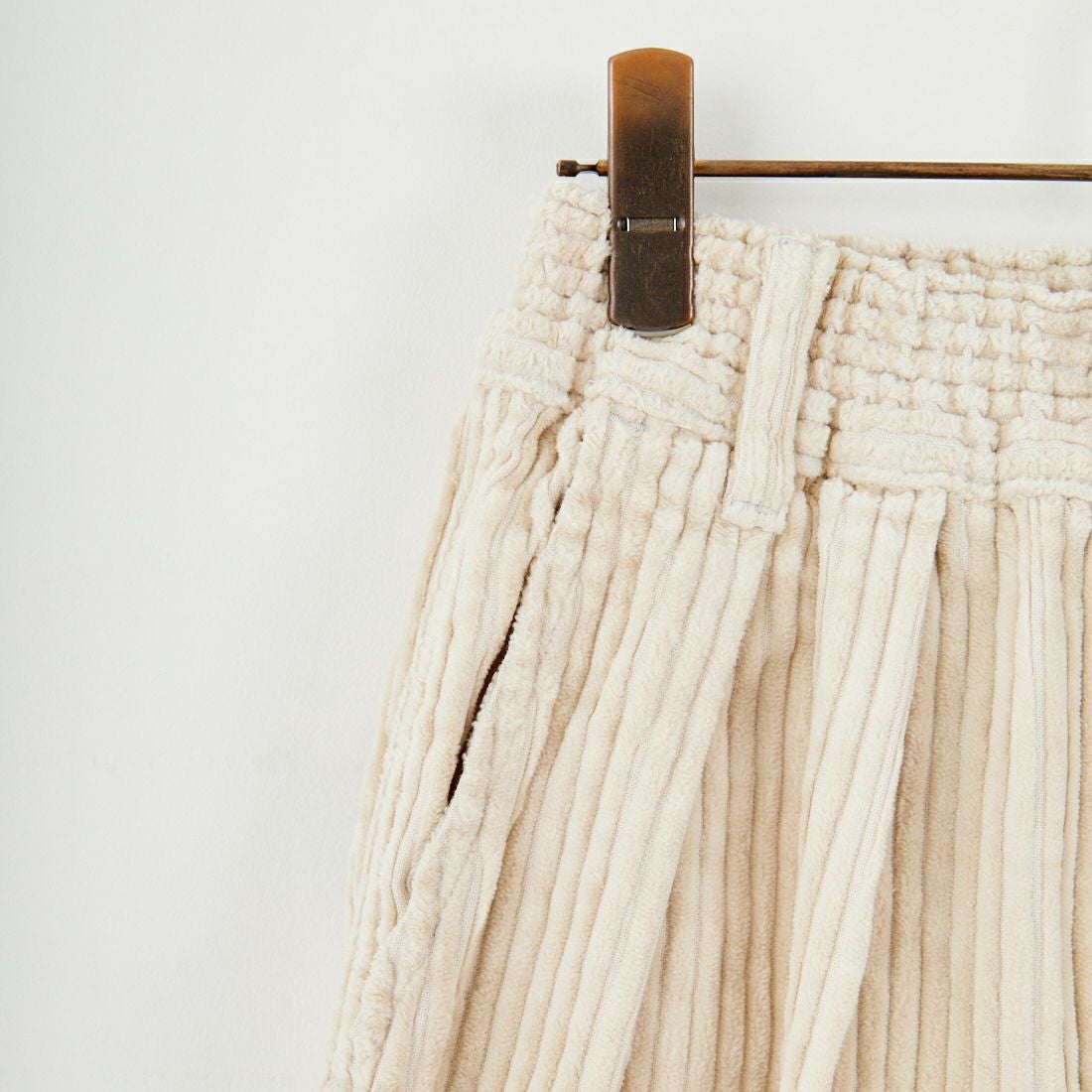 HARVESTY [ハーベスティ] ビッグコーデュロイサーカスパンツ [A12522] 31 IVORY