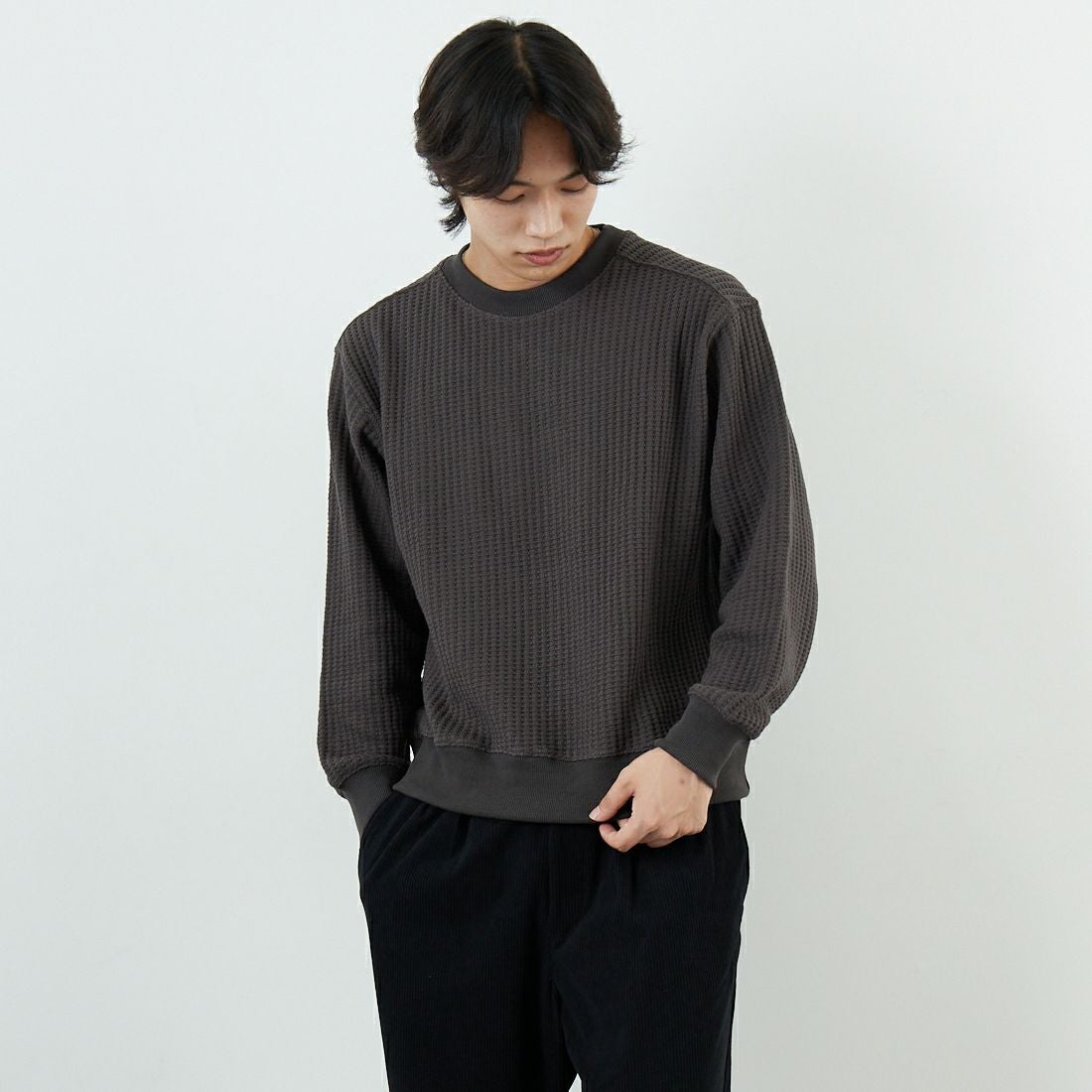 SLICK [スリック] ビッグワッフル クルーネックプルオーバー [5131014] 720 COAL B &&モデル身長：179cm 着用サイズ：1&&