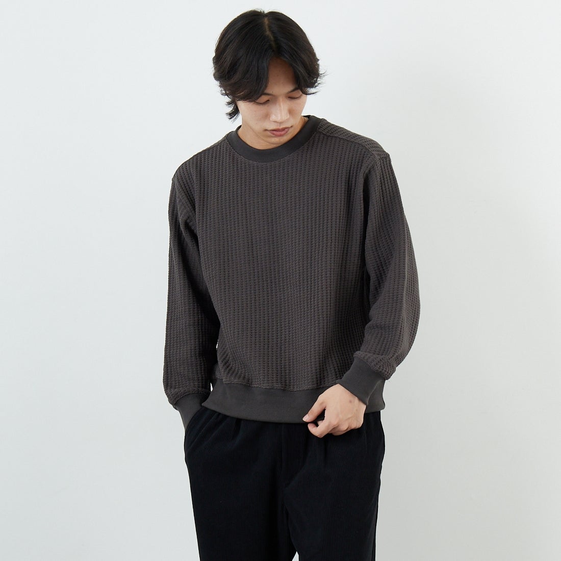 SLICK [スリック] ビッグワッフル クルーネックプルオーバー [5131014] 720 COAL B &&モデル身長：179cm 着用サイズ：1&&