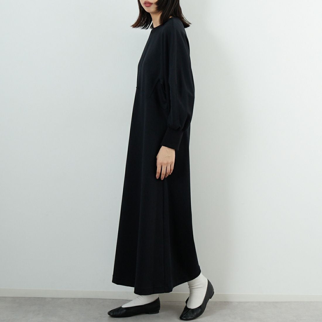 DIGNITE COLLIER [ディニテコリエ] ドルマン切替ワンピース [80256310] 004 ﾌﾞﾗｯｸ &&モデル身長：162cm 着用サイズ：F&&