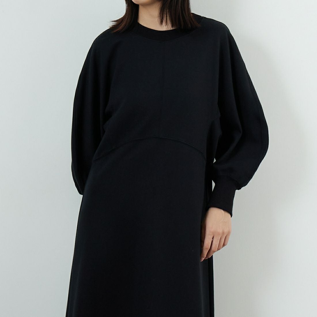 DIGNITE COLLIER [ディニテコリエ] ドルマン切替ワンピース [80256310] 004 ﾌﾞﾗｯｸ &&モデル身長：162cm 着用サイズ：F&&