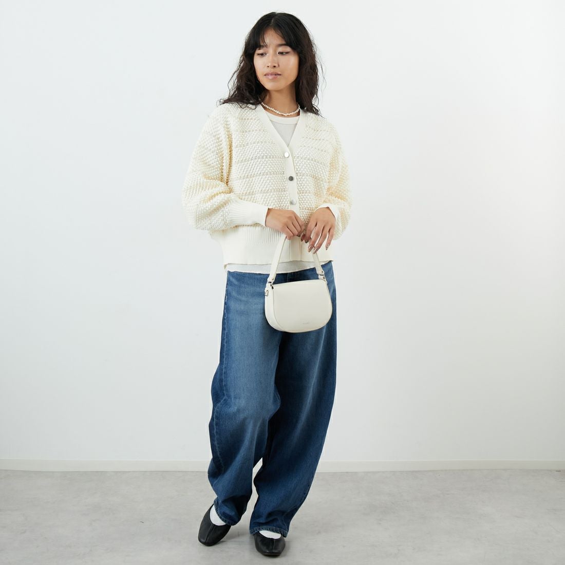 DIGNITE COLLIER [ディニテコリエ] ワッフルシアーニットカーディガン [80256145] 009 ｵﾌ &&モデル身長：162cm 着用サイズ：F&&