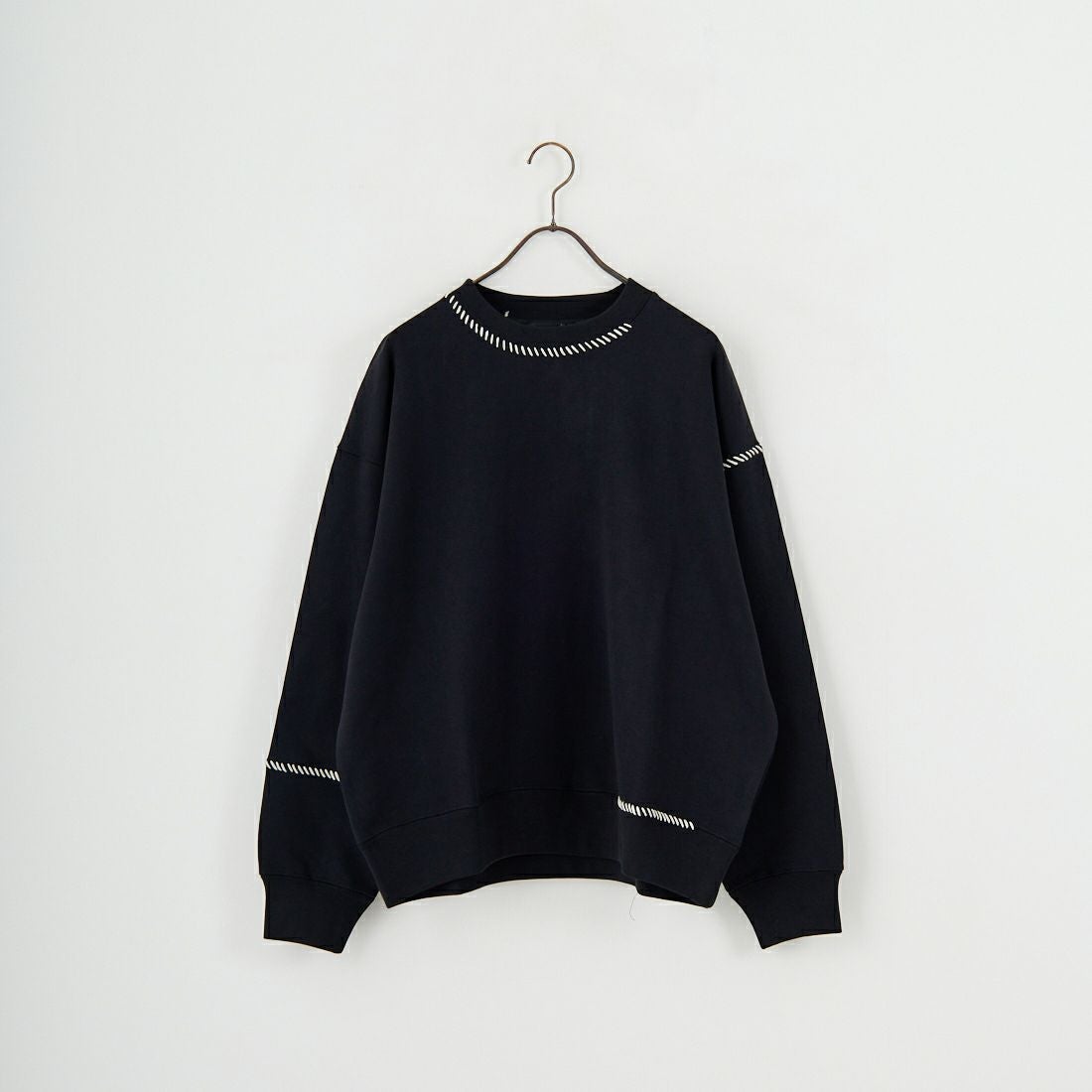 SLICK [スリック] コンパクトフリース エンブロイダリースウェットシャツ [5131033] 700 BLACK