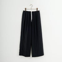 emmi [エミ] イージーケアサイドラインパンツ [13WFP254074] GRY &&モデル身長：167cm 着用サイズ：0&&