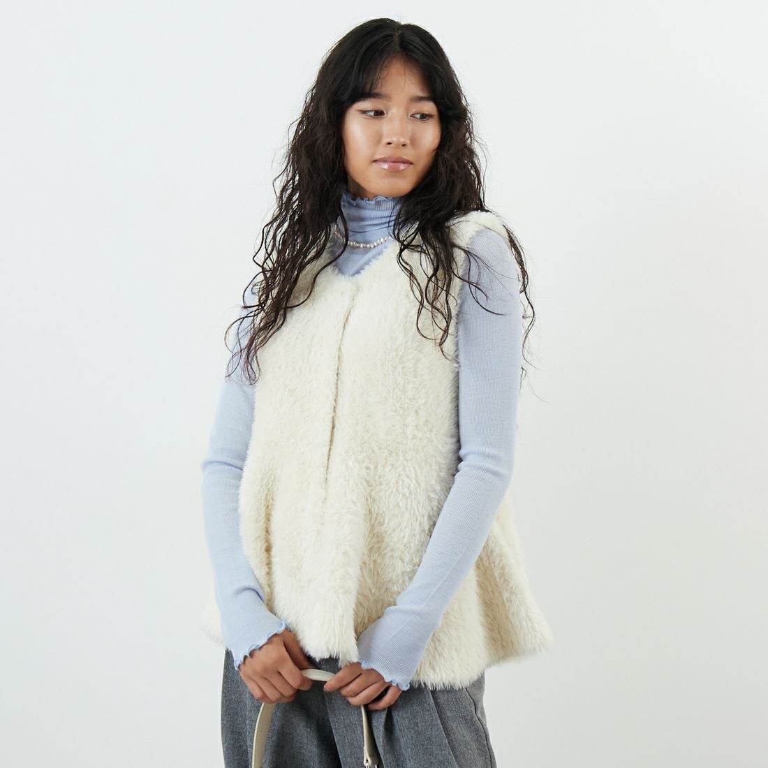 DIGNITE COLLIER [ディニテコリエ] フェザーヤーンペプラムジレ