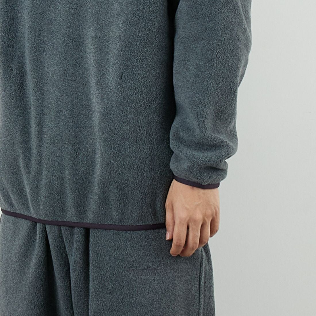 frostline [フロストライン] 別注 フリースハーフスナッププルオーバー [FL17-JK-IN5-JF] GRAY &&モデル身長：179cm 着用サイズ：M&&