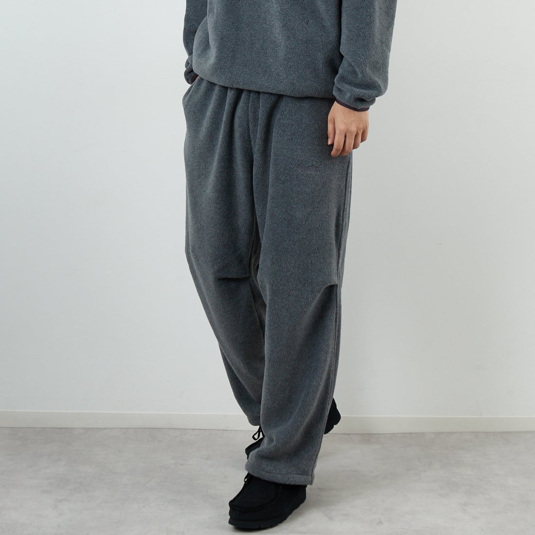 frostline [フロストライン] 別注 フリースパンツ [FL10-PT-IN5-JF] GRAY &&モデル身長：179cm 着用サイズ：L&&