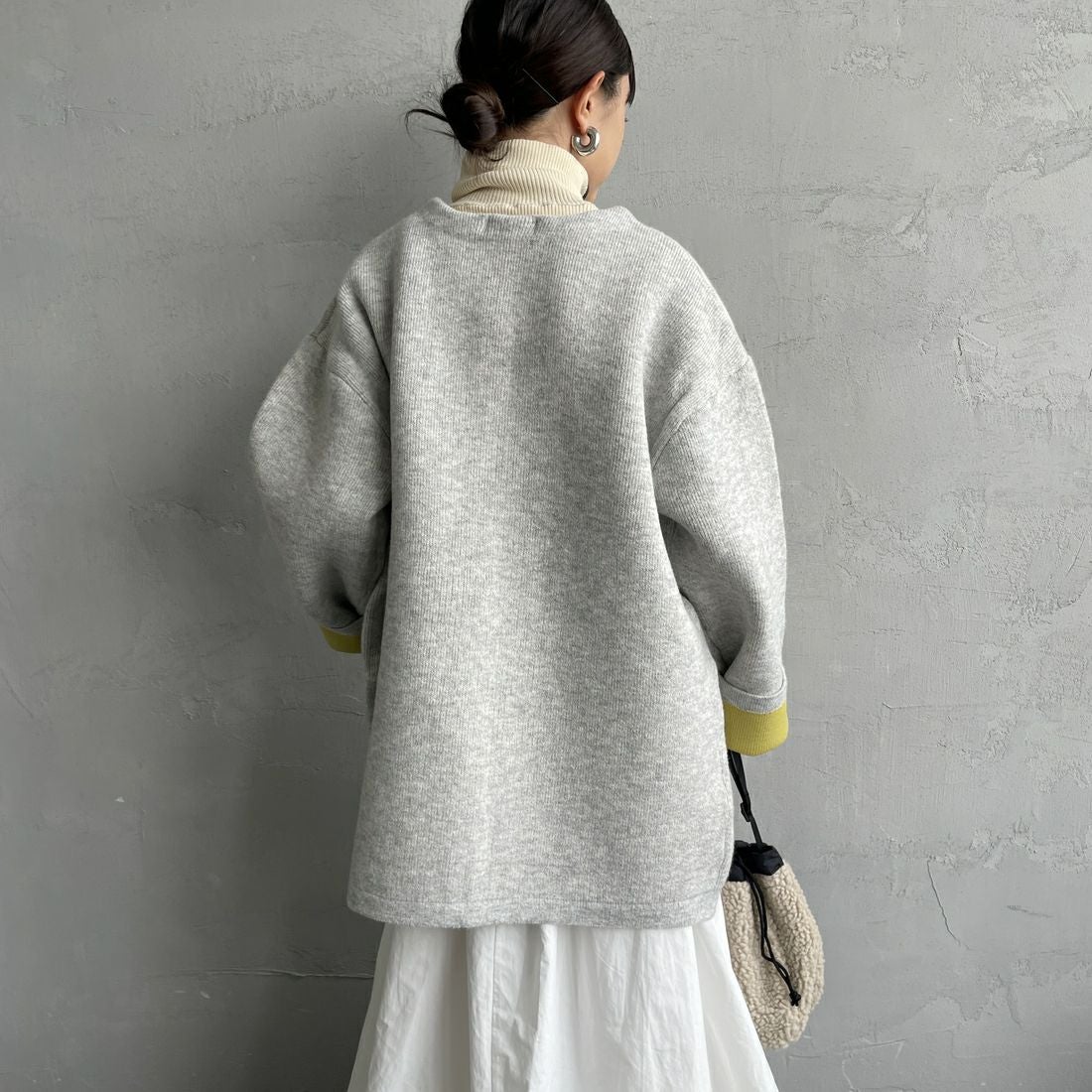 Maison de L'allure [メゾン ドゥ ラリュール] ダブルフェイスニットコート [M24131036] 07 GRY/YEL &&モデル身長：150cm 着用サイズ：F&&