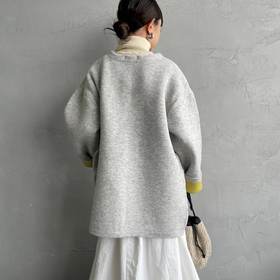 Maison de L'allure [メゾン ドゥ ラリュール] ダブルフェイスニットコート [M24131036] 07 GRY/YEL &&モデル身長：150cm 着用サイズ：F&&