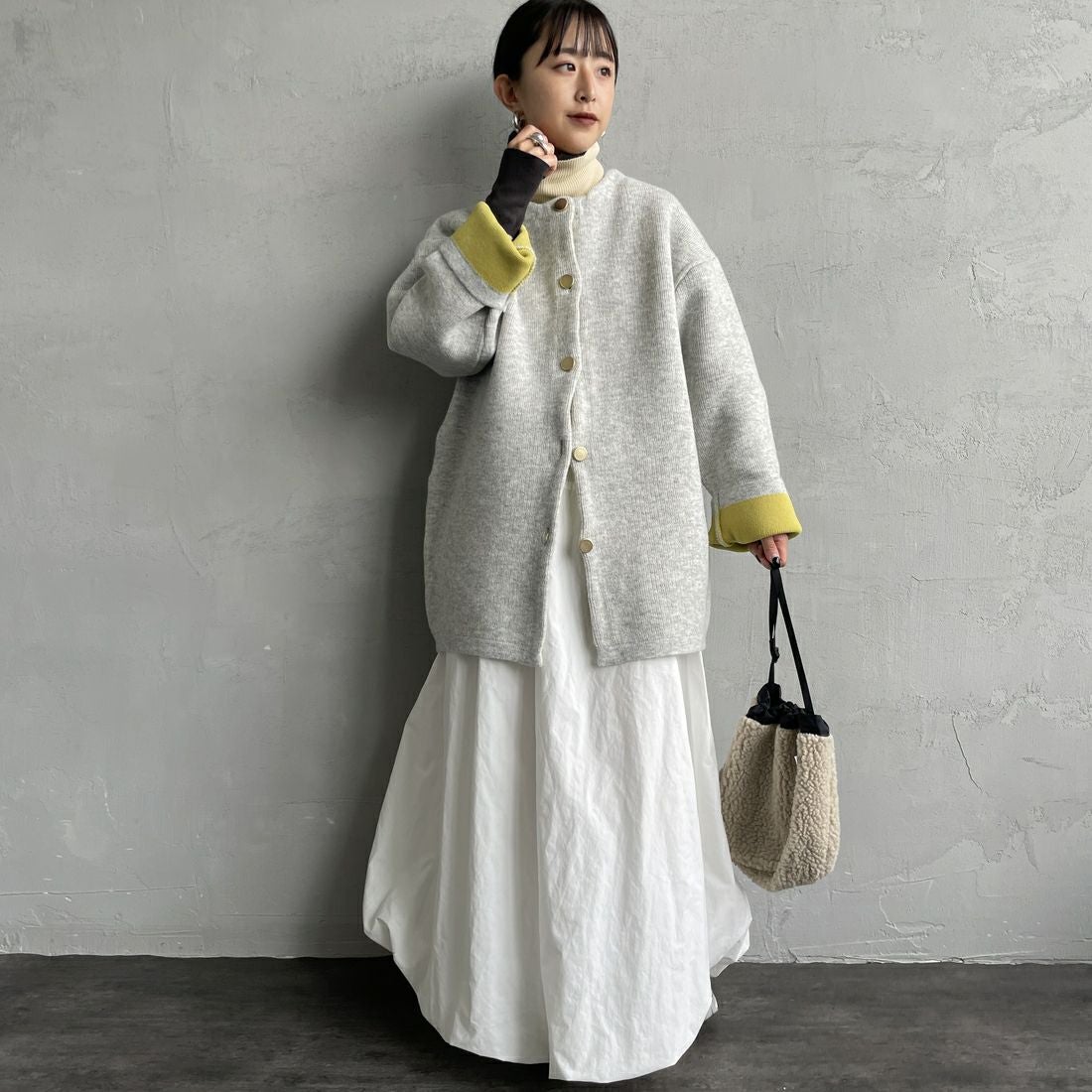 Maison de L'allure [メゾン ドゥ ラリュール] ダブルフェイスニットコート [M24131036] 07 GRY/YEL &&モデル身長：150cm 着用サイズ：F&&