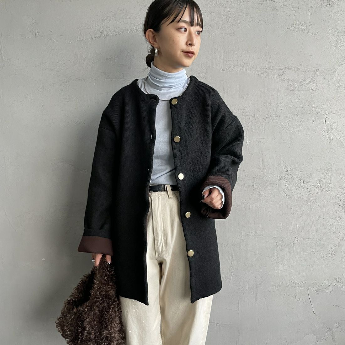 Maison de L'allure [メゾン ドゥ ラリュール] ダブルフェイスニットコート [M24131036] 09 BLK/BRW &&モデル身長：150cm 着用サイズ：F&&