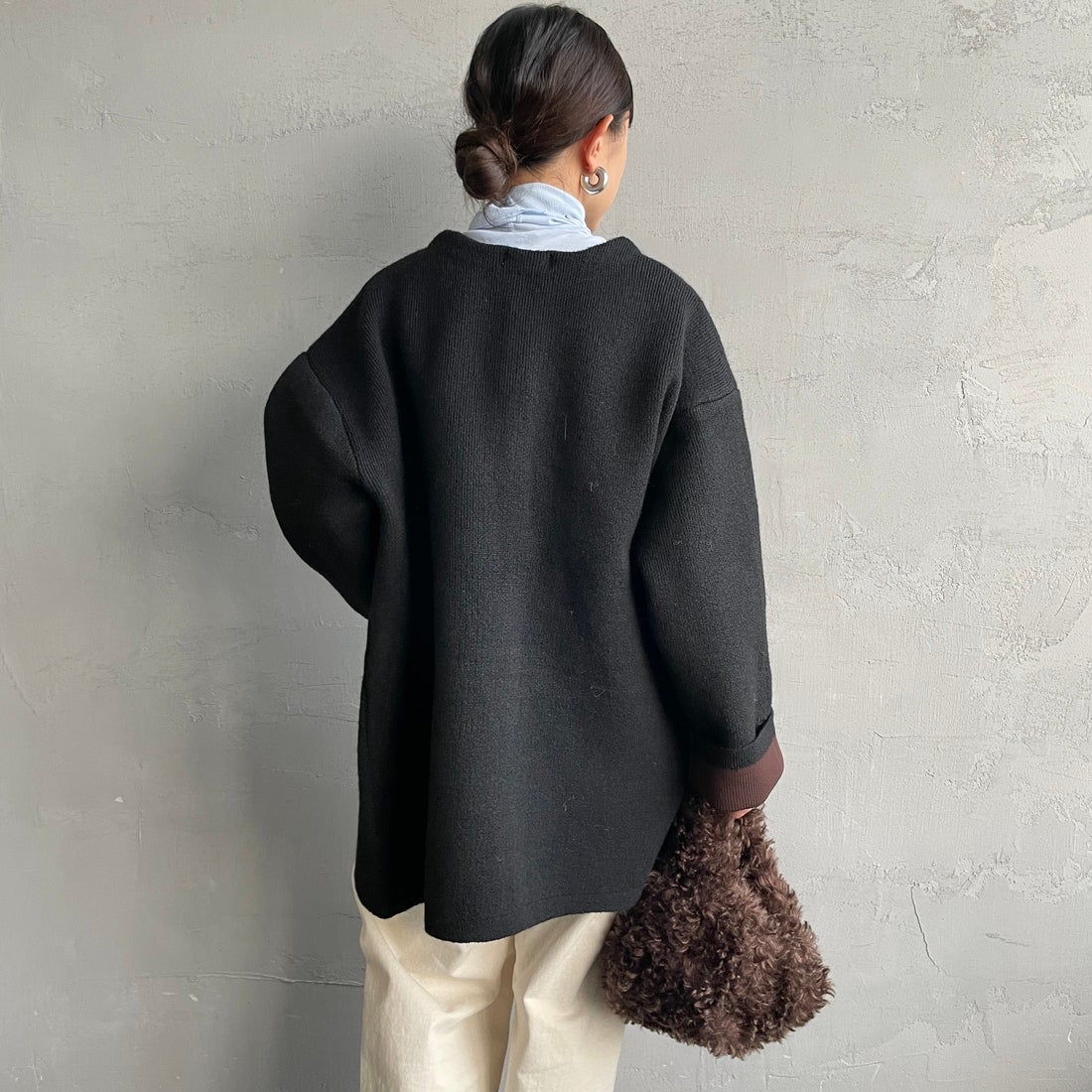 Maison de L'allure [メゾン ドゥ ラリュール] ダブルフェイスニットコート [M24131036] 09 BLK/BRW &&モデル身長：150cm 着用サイズ：F&&