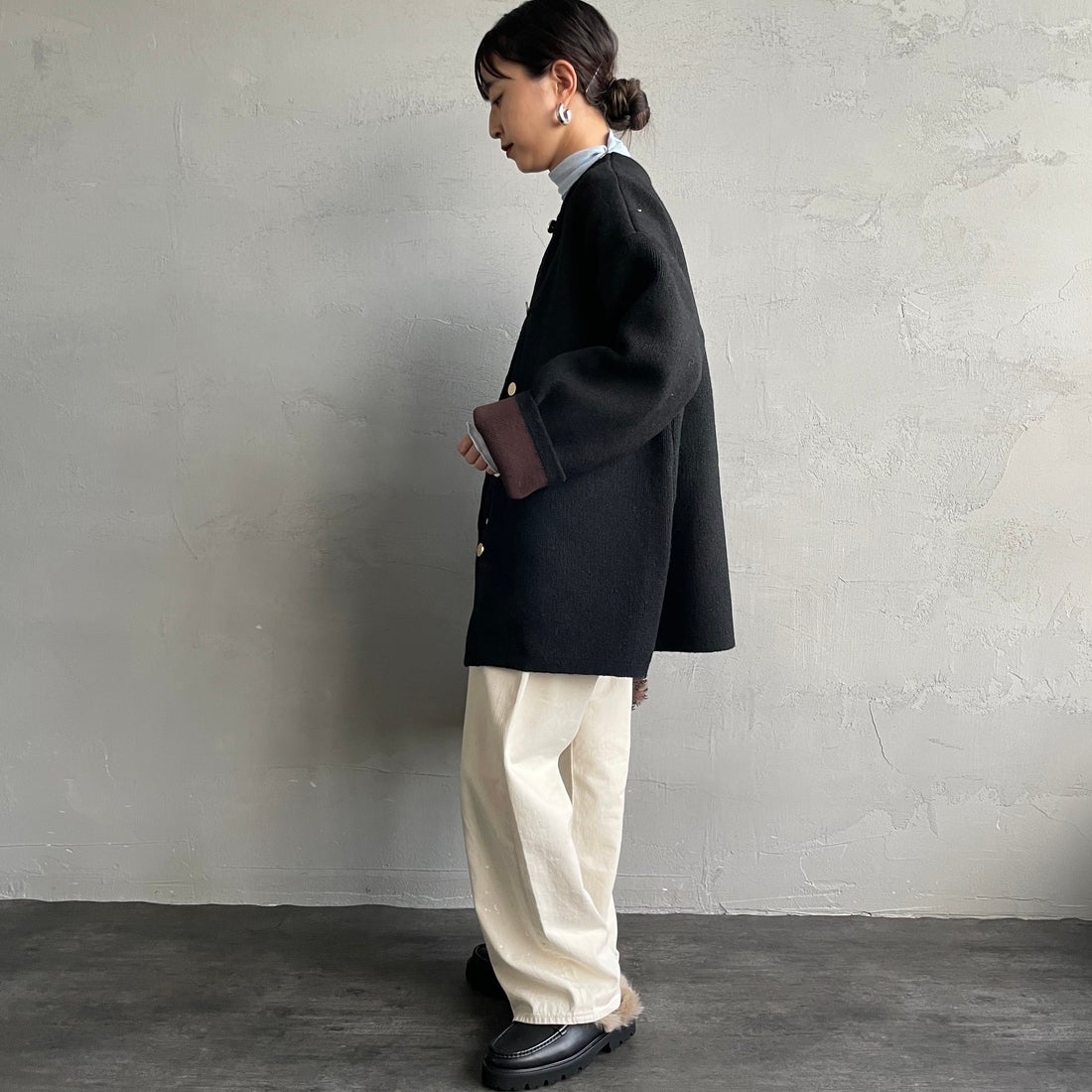 Maison de L'allure [メゾン ドゥ ラリュール] ダブルフェイスニットコート [M24131036] 09 BLK/BRW &&モデル身長：150cm 着用サイズ：F&&