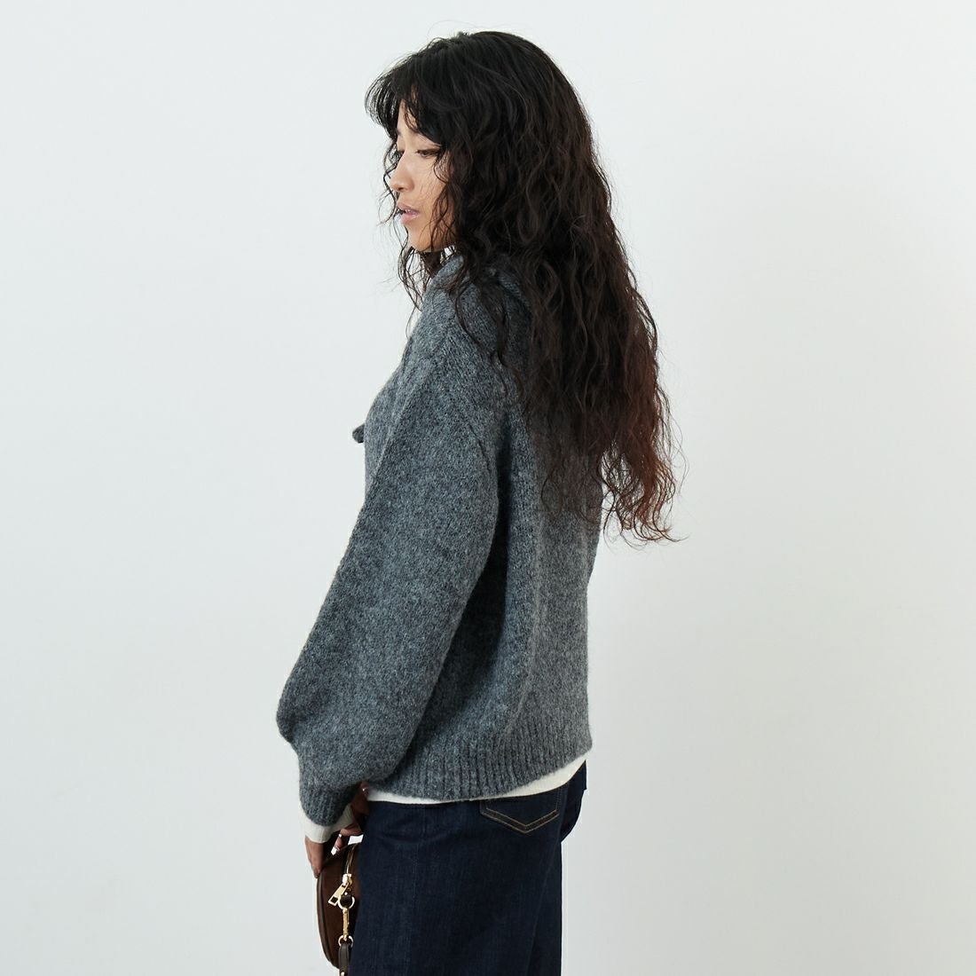 Maison de L'allure [メゾン ドゥ ラリュール] 起毛ニットフーディ [M25131027] 08 CHARCOA &&モデル身長：162cm 着用サイズ：F&&