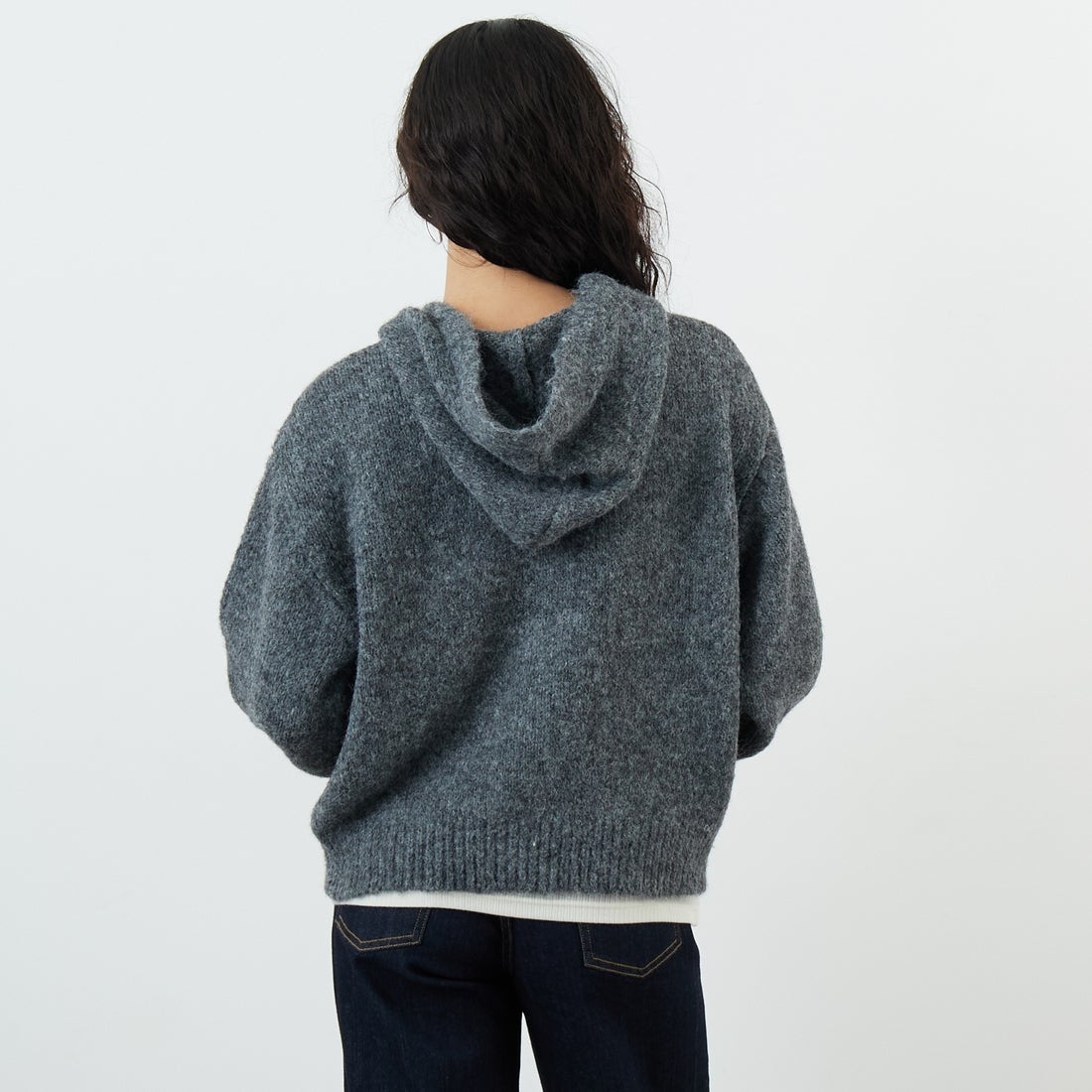 Maison de L'allure [メゾン ドゥ ラリュール] 起毛ニットフーディ [M25131027] 08 CHARCOA &&モデル身長：162cm 着用サイズ：F&&