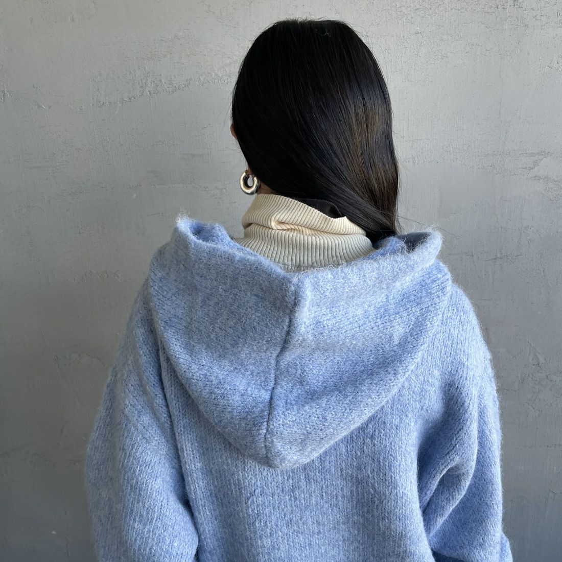 Maison de L'allure [メゾン ドゥ ラリュール] 起毛ニットフーディ [M25131027] 10 SAX &&モデル身長：150cm 着用サイズ：F&&