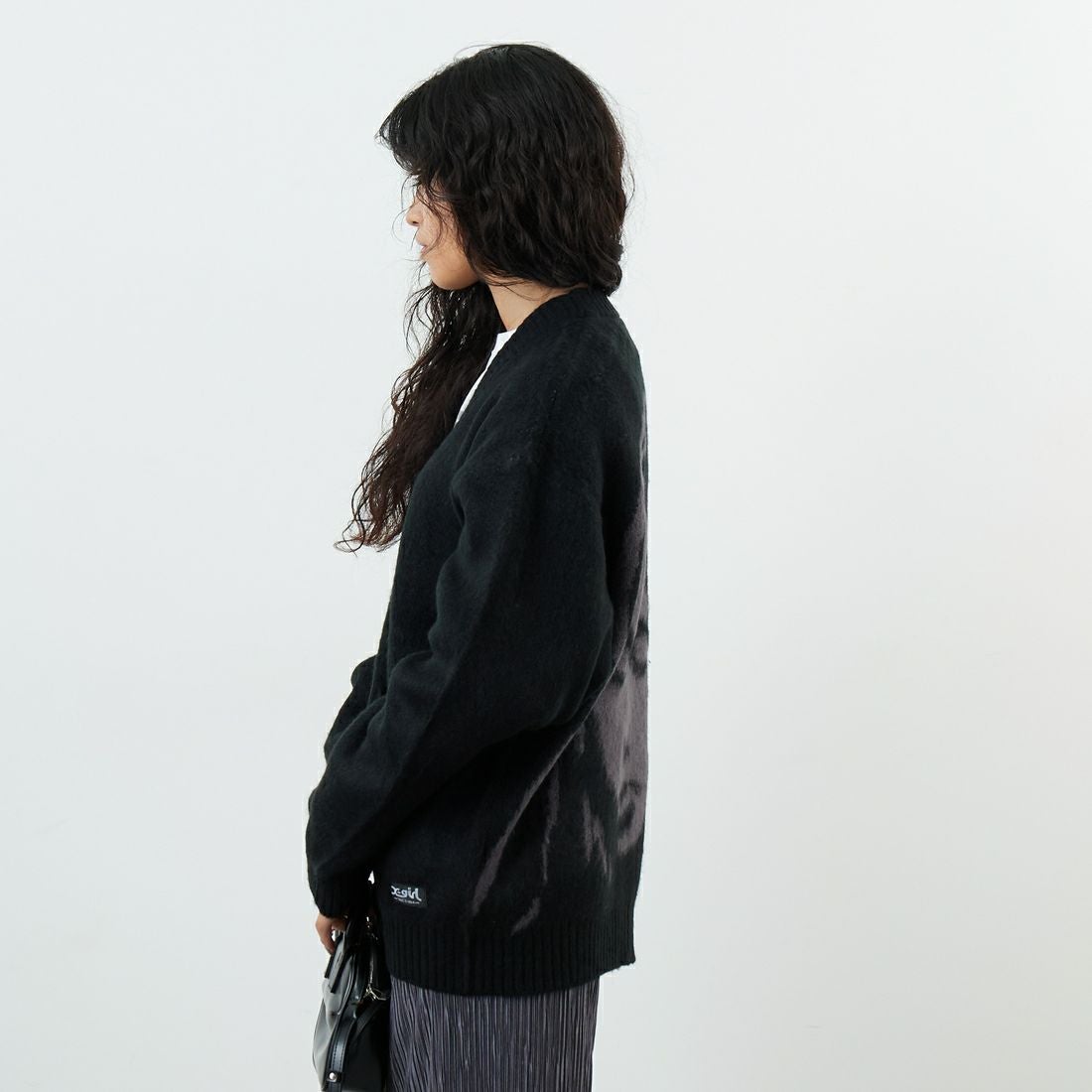 X-girl [エックスガール] フェイスジャガード ニットカーディガン [105253015006] BLACK &&モデル身長：162cm 着用サイズ：ONE SIZE&&