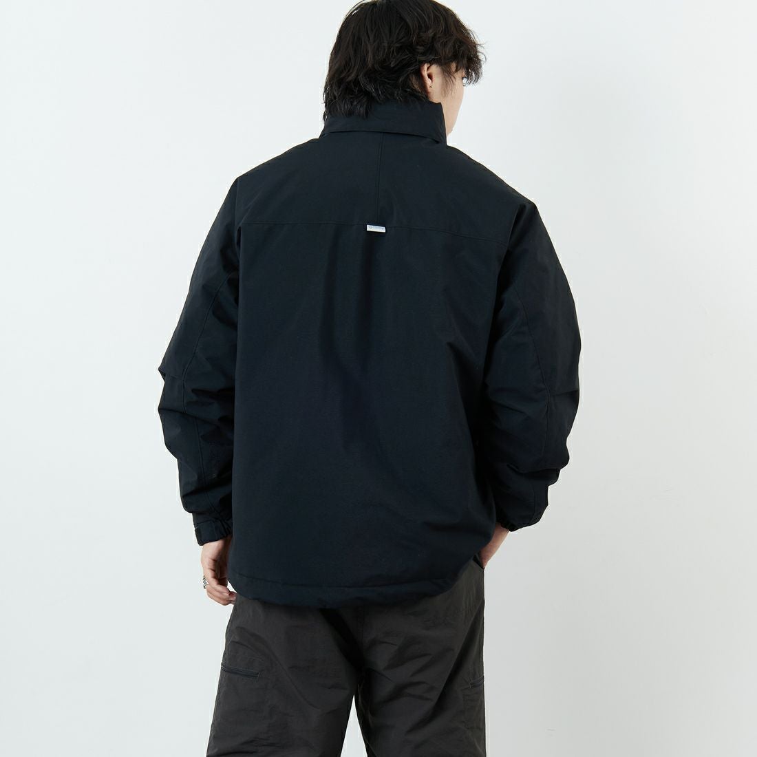 +phenix [プラスフェニックス] 別注 LEVEL7 ダウンジャケット [POO-25080IN-JF] BLACK &&モデル身長：179cm 着用サイズ：XL&&