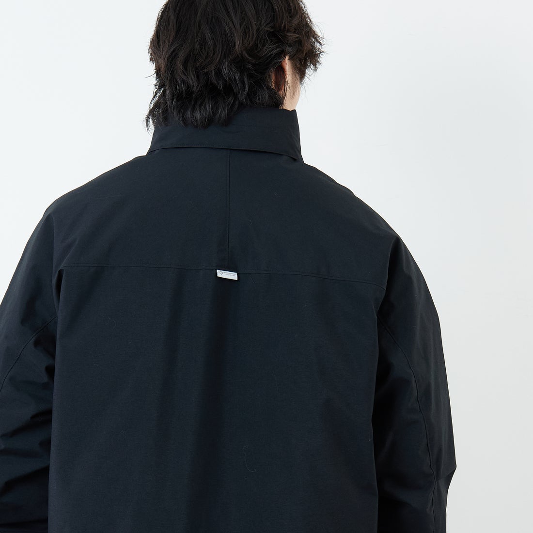 +phenix [プラスフェニックス] 別注 LEVEL7 ダウンジャケット [POO-25080IN-JF] BLACK &&モデル身長：179cm 着用サイズ：XL&&