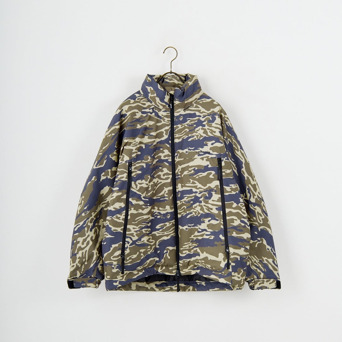 +phenix [プラスフェニックス] 別注 LEVEL7 ダウンジャケット [POO-25080IN-JF] CAMO