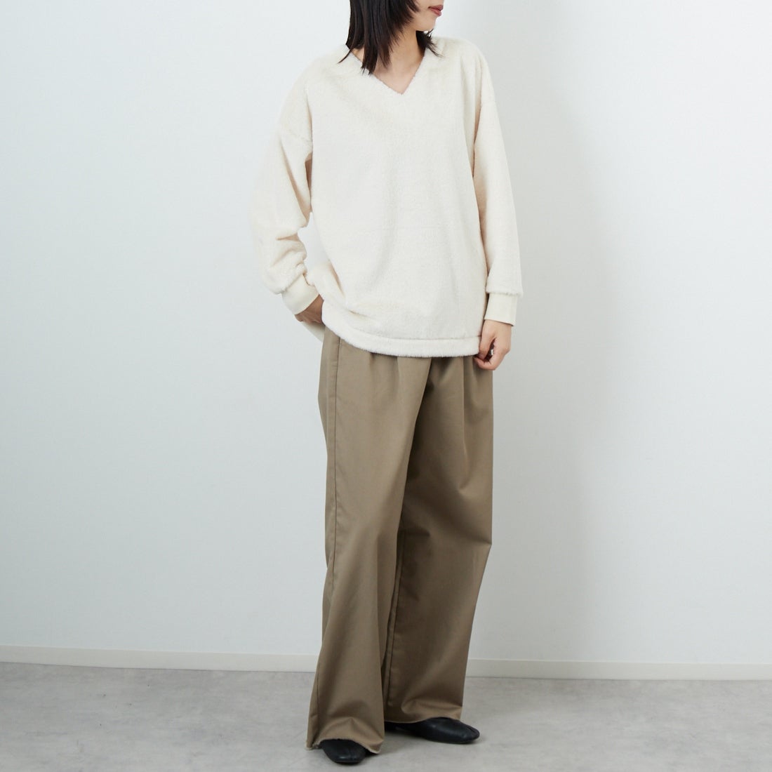 Jf Ready Made [ジェイエフレディメイド] カットファーVネックプルオーバー [3107106] 102 ｷﾅﾘ &&モデル身長：162cm 着用サイズ：F&&