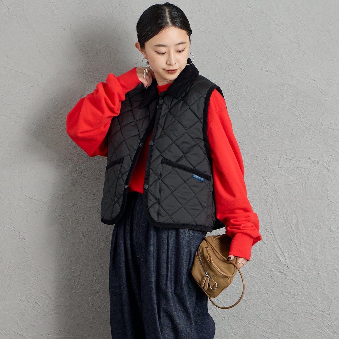 LAVENHAM [ラベンハム] ウィメンズ クロップド レイドン ジレ [LV12121] F44 SABLE &&モデル身長：150cm 着用サイズ：10&&