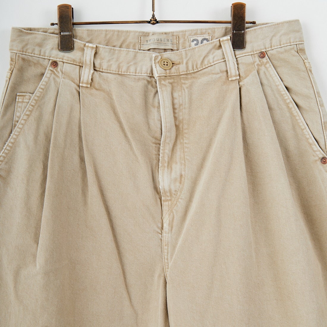 SKEWed [スキュー] ツータックトラウザー [HST001] 116 STONE