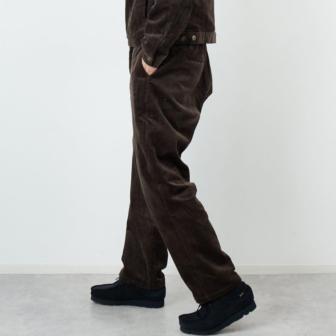 BIG MIKE [ビッグマイク] 別注 コーデュロイイージーパンツ [30804-JF] CHARCOAL &&モデル身長：179cm 着用サイズ：L&&
