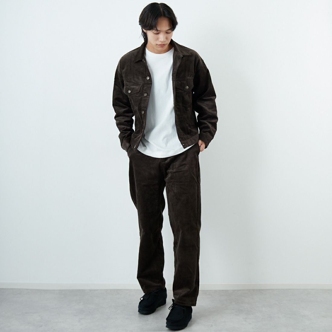 BIG MIKE [ビッグマイク] 別注 コーデュロイイージーパンツ [30804-JF] CHARCOAL &&モデル身長：179cm 着用サイズ：L&&