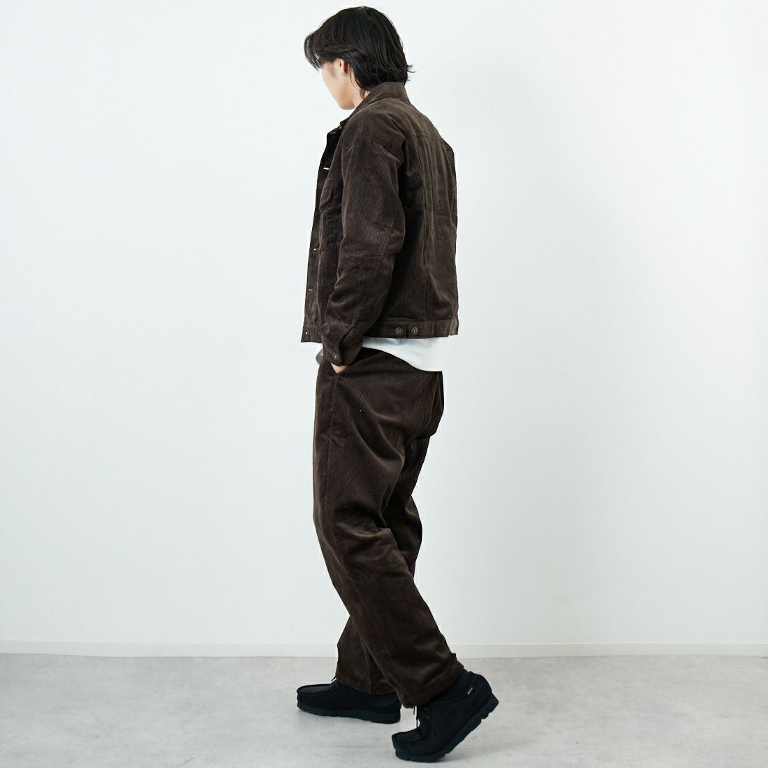 BIG MIKE [ビッグマイク] 別注 コーデュロイイージーパンツ [30804-JF] CHARCOAL &&モデル身長：179cm 着用サイズ：L&&