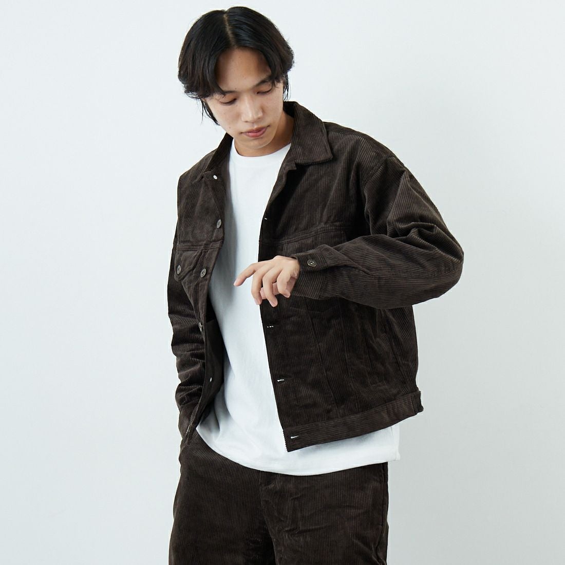 BIG MIKE [ビッグマイク] 別注 8Wコーデュロイジャケット [20706-JF] CHARCOAL &&モデル身長：179cm 着用サイズ：M&&