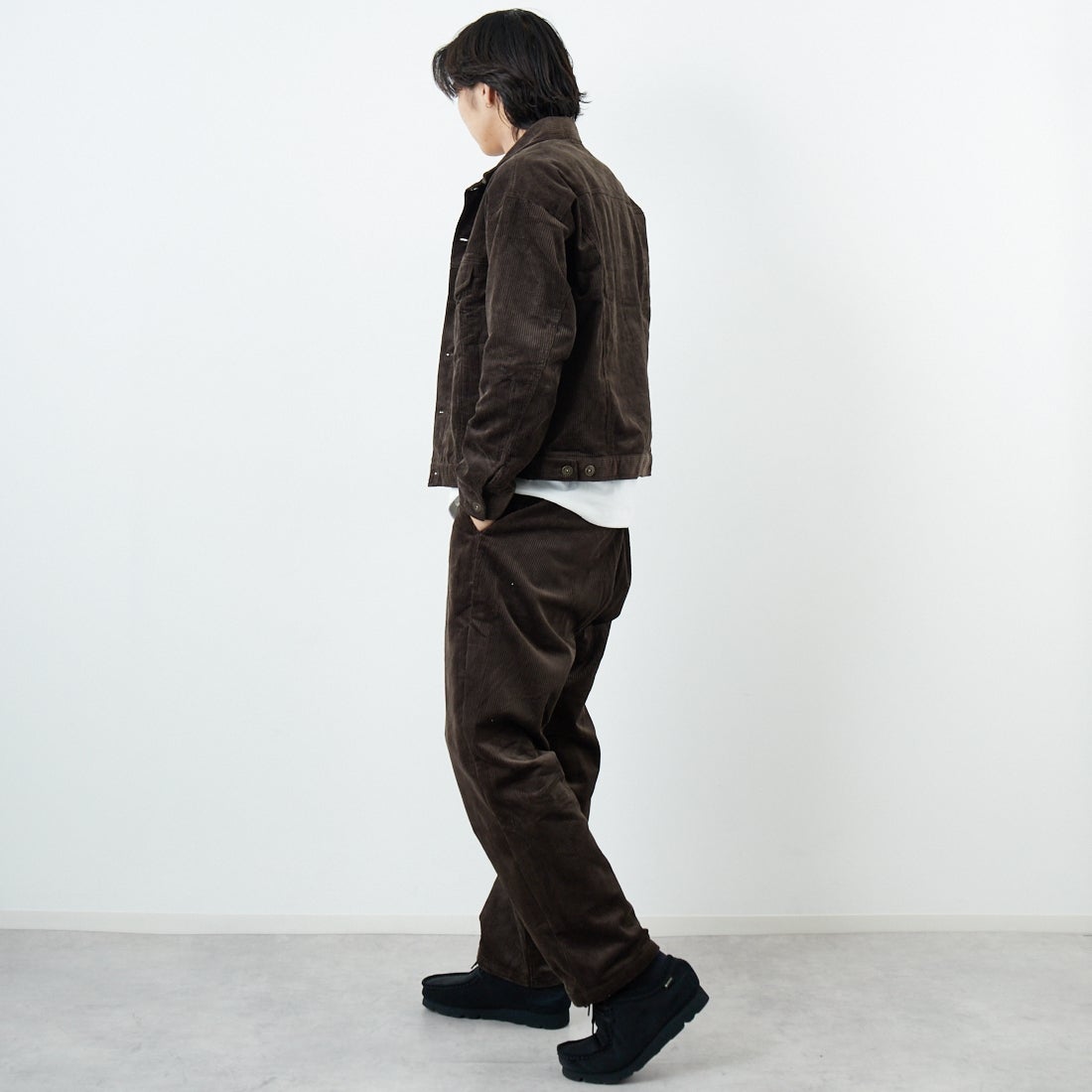 BIG MIKE [ビッグマイク] 別注 8Wコーデュロイジャケット [20706-JF] CHARCOAL &&モデル身長：179cm 着用サイズ：M&&