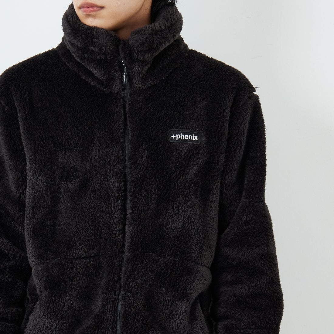 +phenix [プラスフェニックス] ボア フリースジャケット [POO-25083IN-JF] BLACK &&モデル身長：179cm 着用サイズ：XL&&