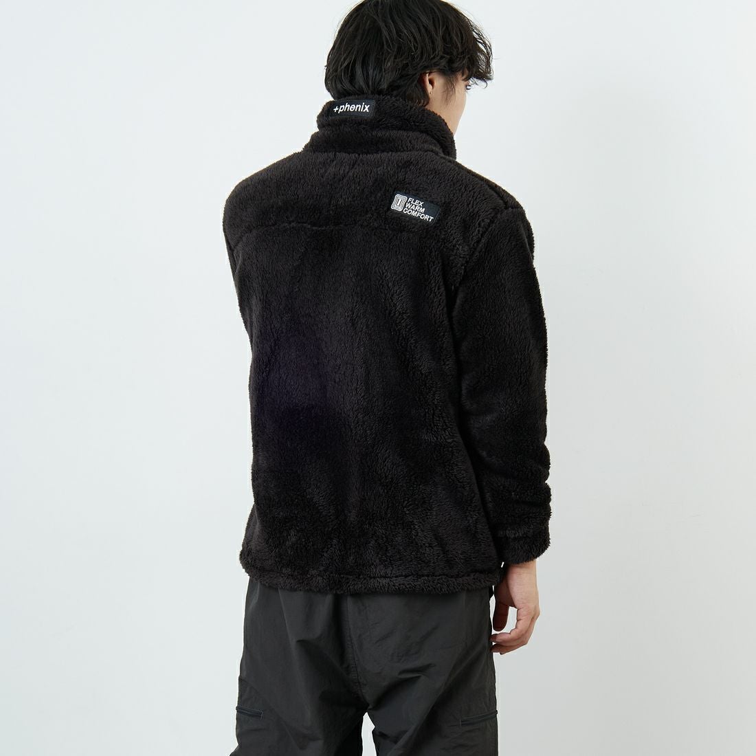 +phenix [プラスフェニックス] ボア フリースジャケット [POO-25083IN-JF] BLACK &&モデル身長：179cm 着用サイズ：M&&