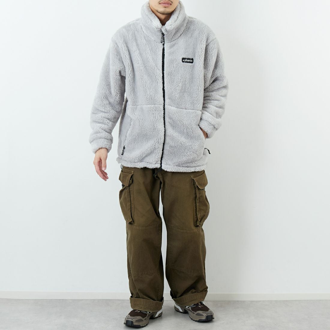 +phenix [プラスフェニックス] ボア フリースジャケット [POO-25083IN-JF] GRAY &&モデル身長：168cm 着用サイズ：L&&