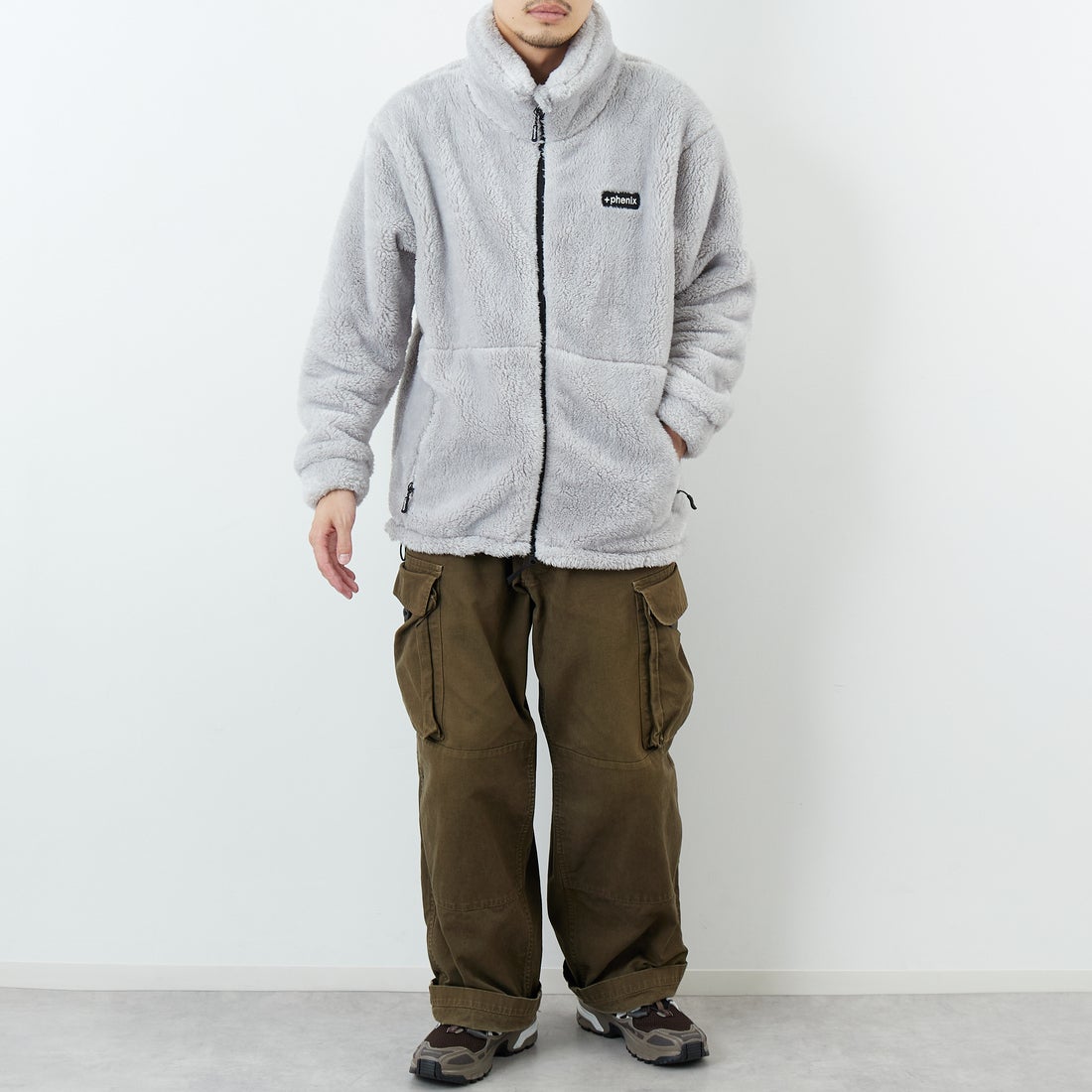 +phenix [プラスフェニックス] ボア フリースジャケット [POO-25083IN-JF] GRAY &&モデル身長：168cm 着用サイズ：L&&
