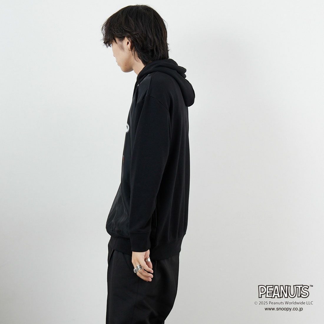 TRIPPY MIKIO ART [トリッピーミキオアート] SNOOPY スプレーアート フーディ [TR-057] BLACK &&モデル身長：179cm 着用サイズ：M&&