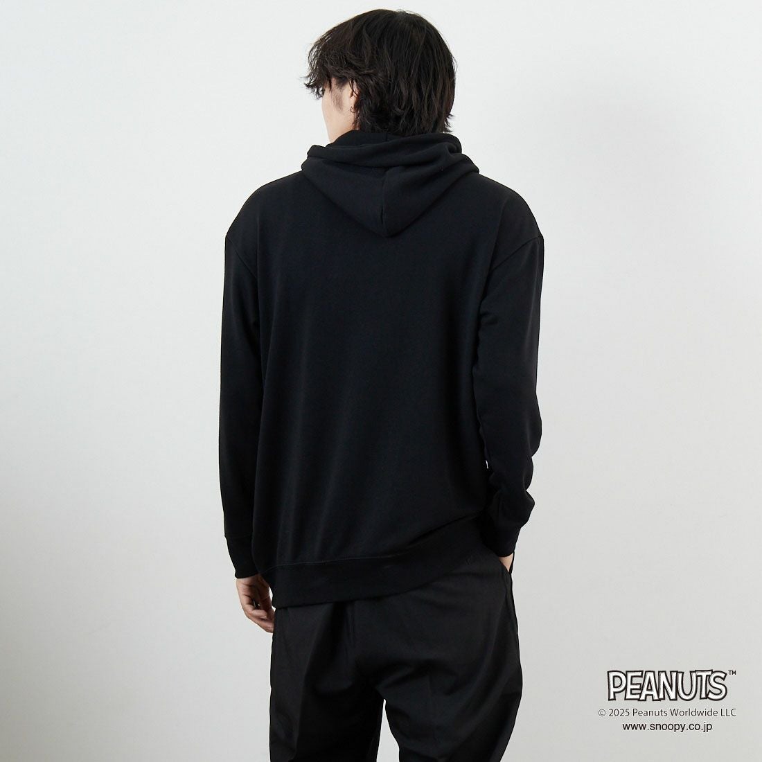 TRIPPY MIKIO ART [トリッピーミキオアート] SNOOPY スプレーアート フーディ [TR-057] BLACK &&モデル身長：179cm 着用サイズ：M&&