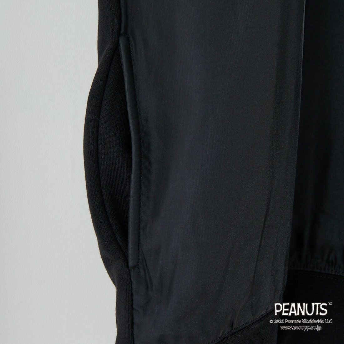 TRIPPY MIKIO ART [トリッピーミキオアート] SNOOPY スプレーアート フーディ [TR-057] BLACK