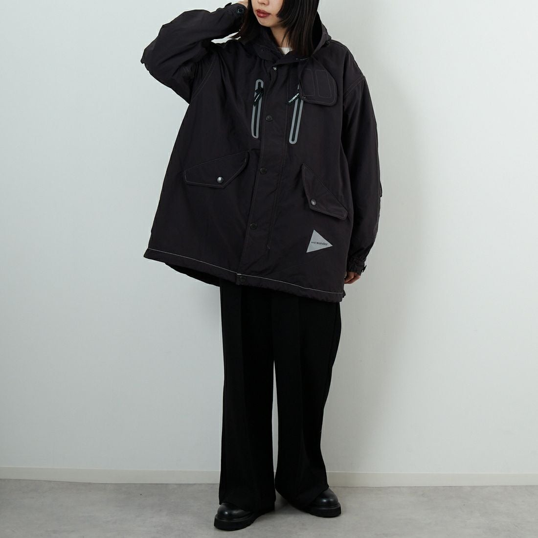 and wander [アンドワンダー] フィッシュテールコート OCTA [5745281051] BLACK &&モデル身長：162cm 着用サイズ：WM&&