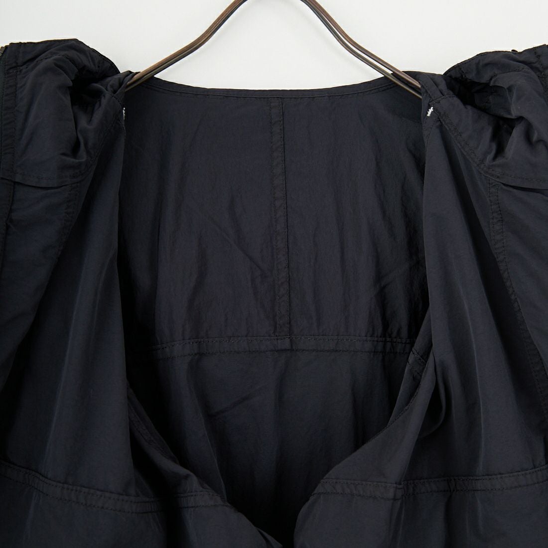 and wander [アンドワンダー] ROA×and wander ガーメントダイ ナイロンフーデッドジャケット [5745221536] BLACK