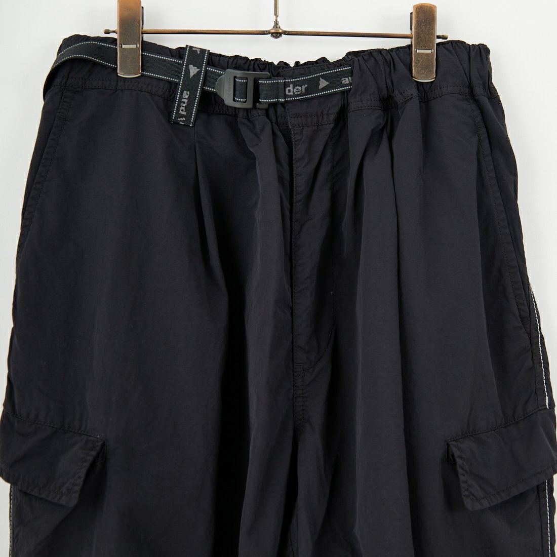and wander [アンドワンダー] ROA×and wander ガーメントダイ ナイロンパンツ [5745222537] BLACK