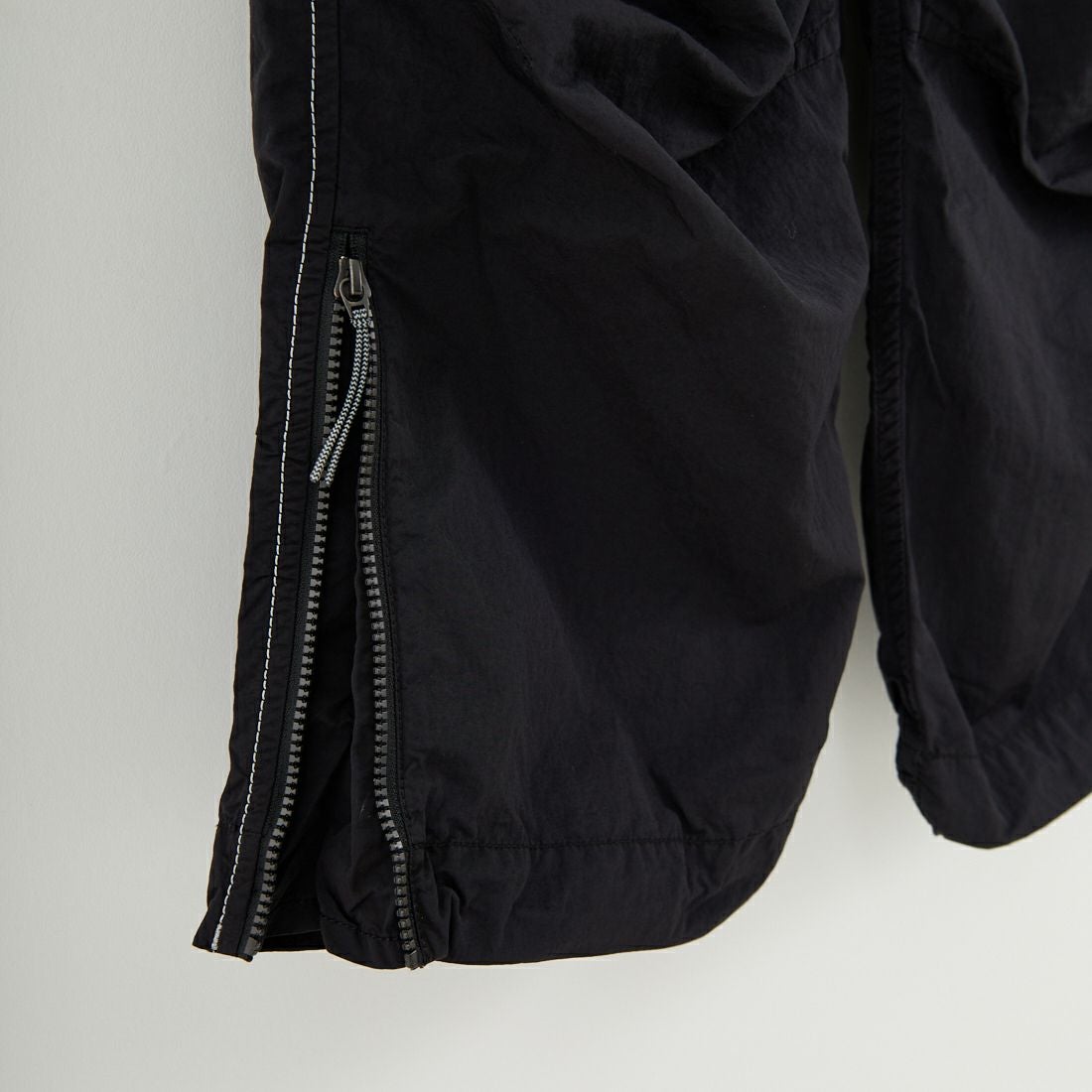 and wander [アンドワンダー] ROA×and wander ガーメントダイ ナイロンパンツ [5745222537] BLACK