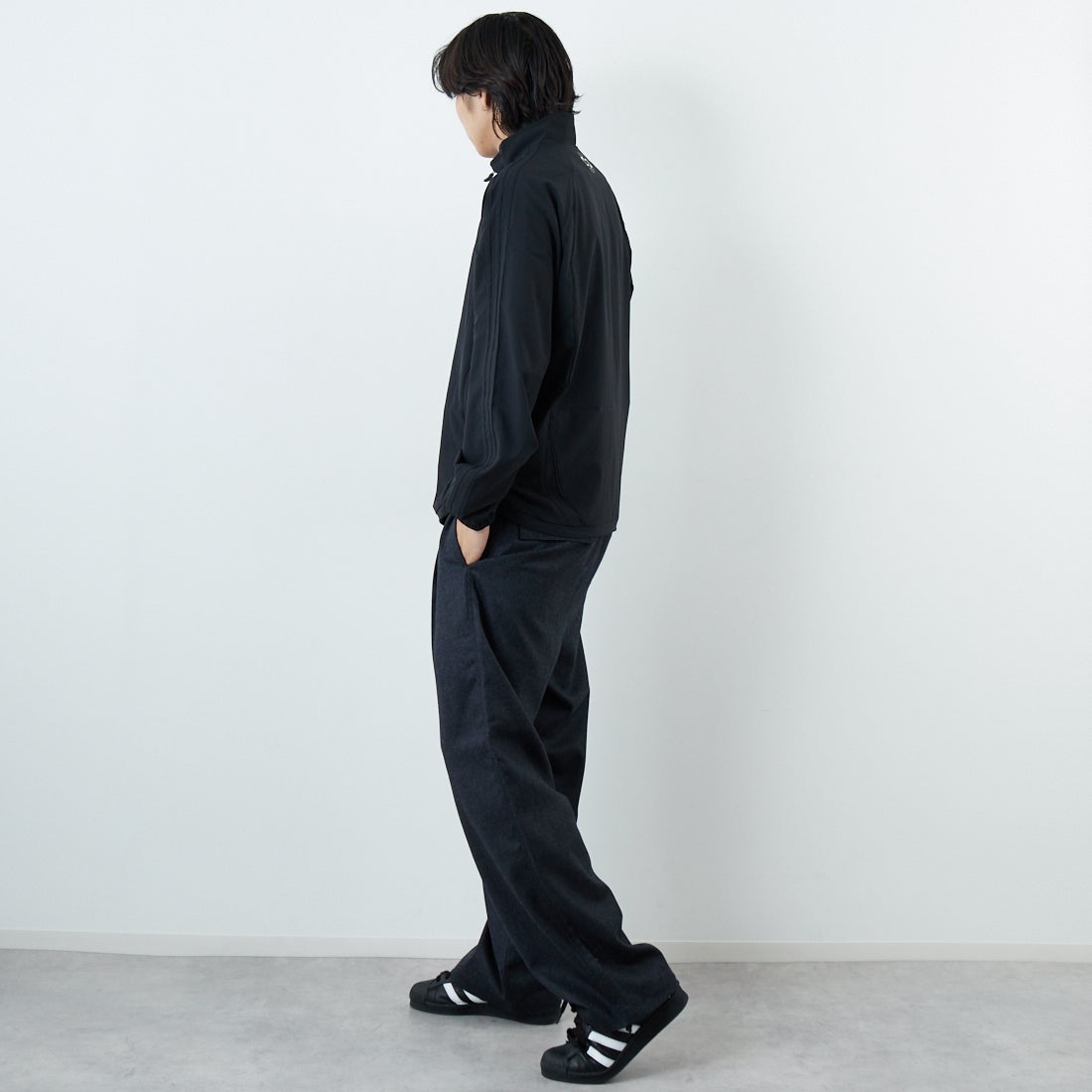 adidas Originals [アディダス オリジナルス] チームガイスト トラックトップ [DVR33] JW5864 &&モデル身長：179cm 着用サイズ：M&&