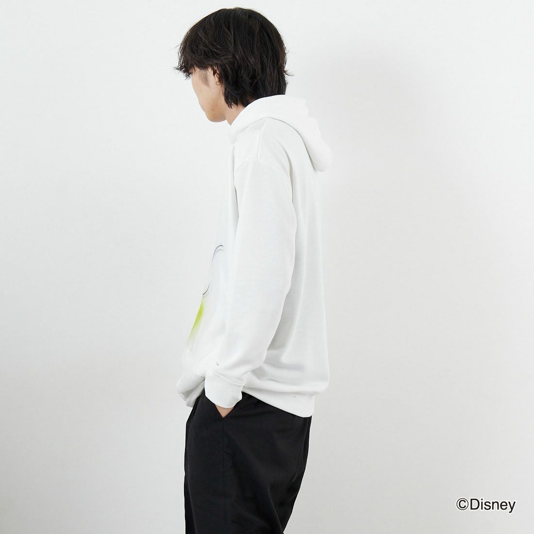 MAXSIX [マックスシックス] Disneyシリーズ SPRAY ART / MICKEY / フーディ [TR-069] WHITE &&モデル身長：179cm 着用サイズ：M&&