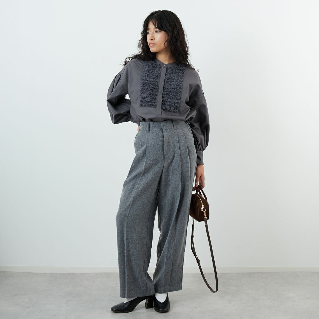 USINE [ユジーヌ] イージーケアウールライク 2タックワイドパンツ [21256060] 002 ｸﾞﾚｰ &&モデル身長：162cm 着用サイズ：34&&